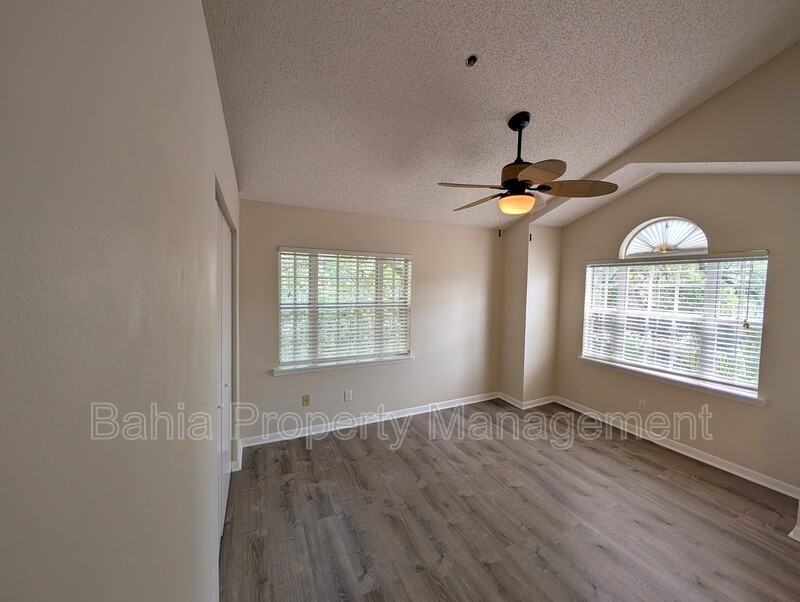 3002 W Cleveland St #E10 - Photo 7 of 16