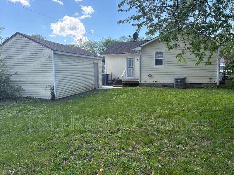 4615 N Hartman Dr - Photo 4 of 20