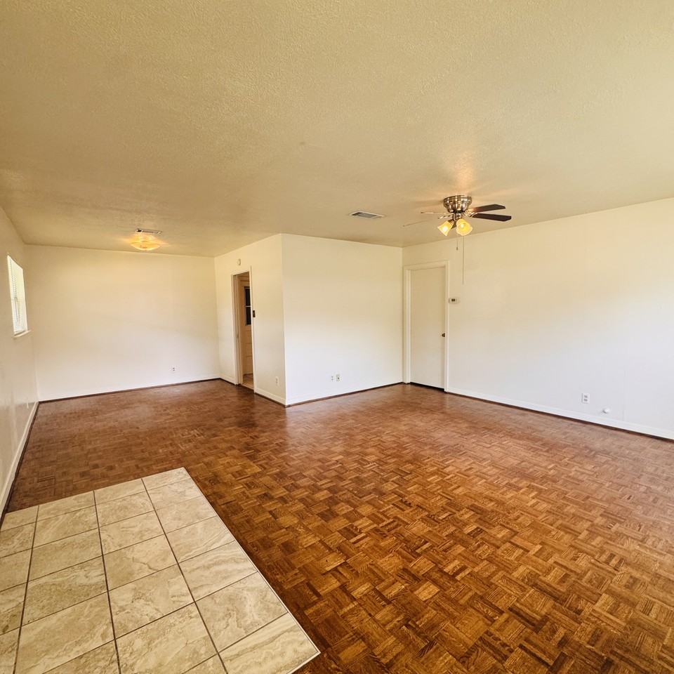 1543 Alamo St - Photo 2 of 14