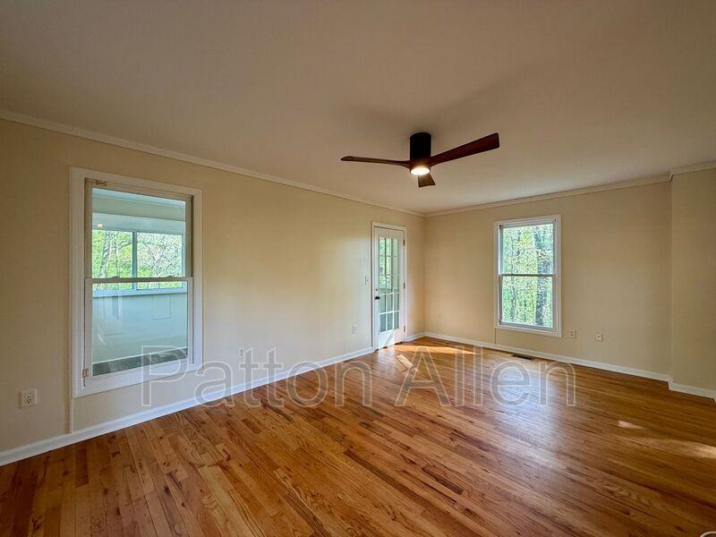 92 Westover Dr - Photo 5 of 39