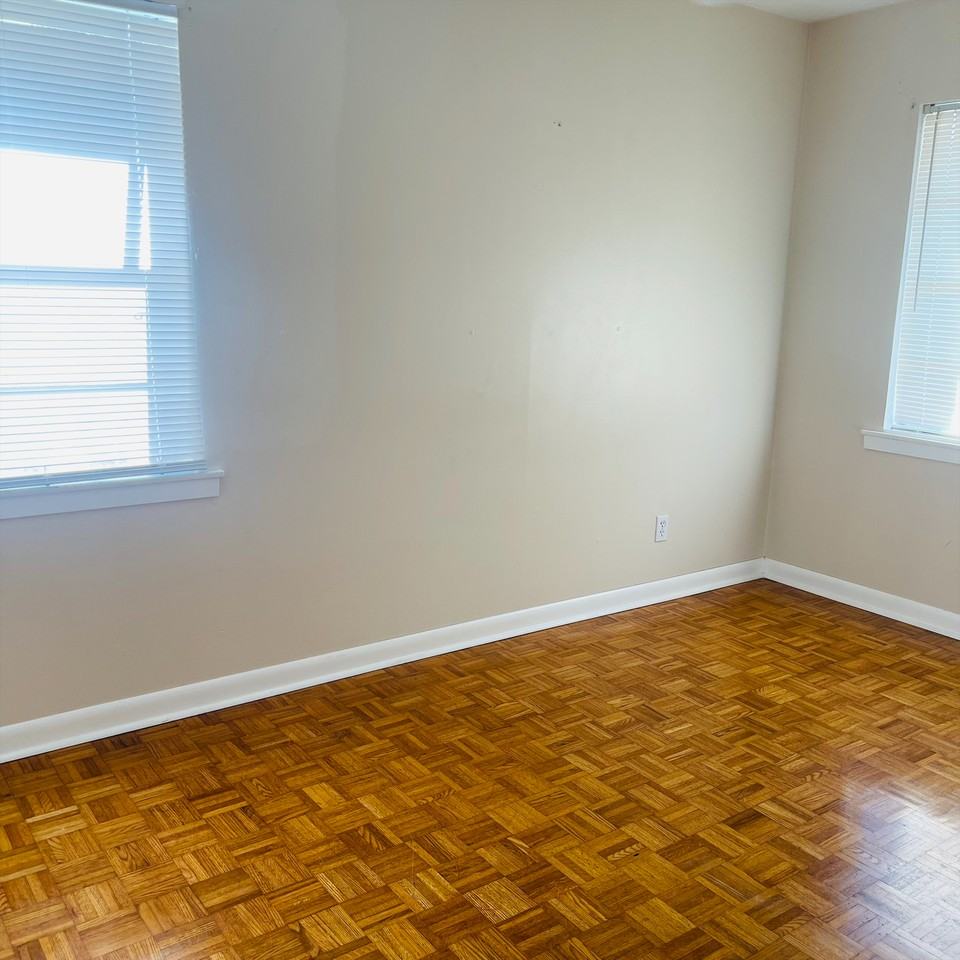 309 Quincy St - Photo 4 of 8