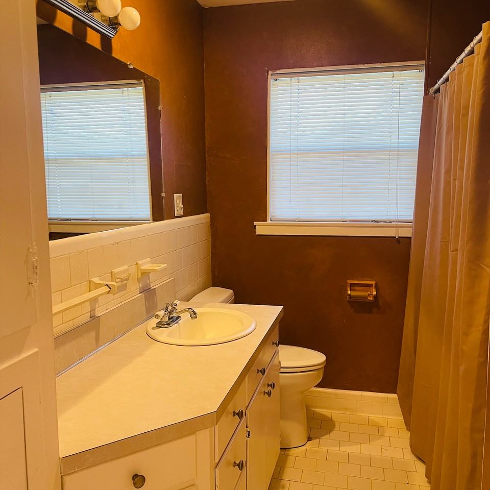 309 Quincy St - Photo 5 of 8