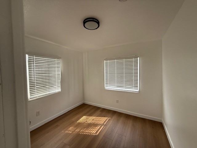 1946 1/2 E 112th St #1946-5 - Photo 6 of 6