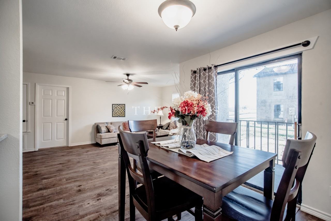 208 Costa Del Oro St - Photo 2 of 14