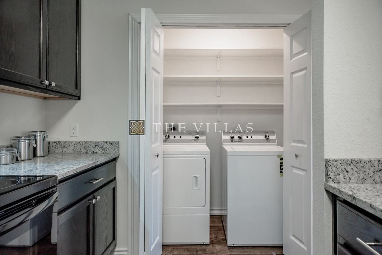 208 Costa Del Oro St - Photo 5 of 14