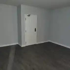 261 1/2 James Street North #10 - Photo 3 of 13