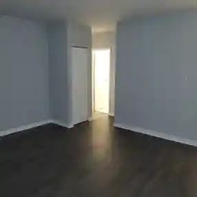 261 1/2 James Street North #10 - Photo 5 of 13