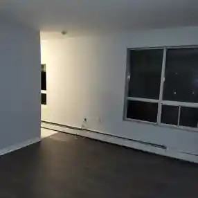 261 1/2 James Street North #10 - Photo 4 of 13