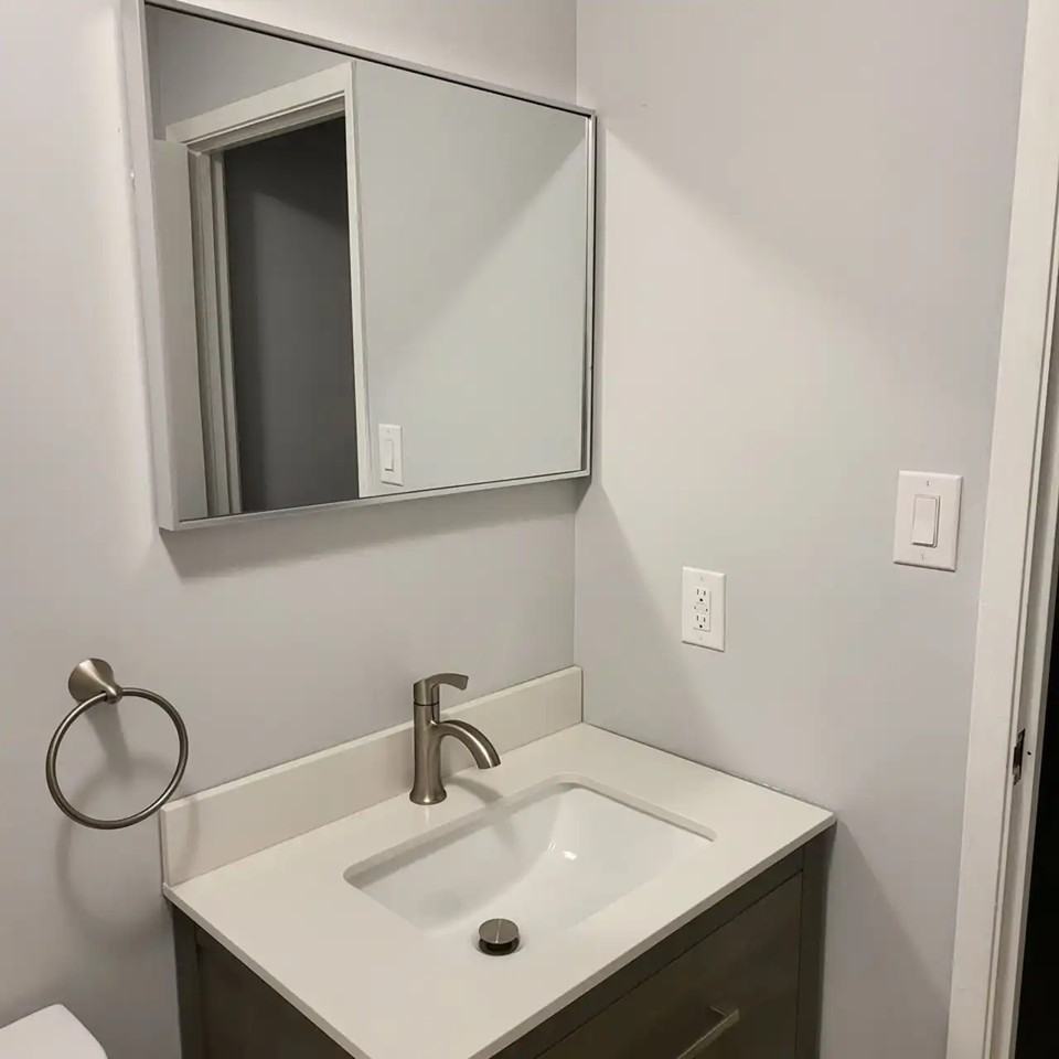 261 1/2 James Street North #10 - Photo 5 of 13