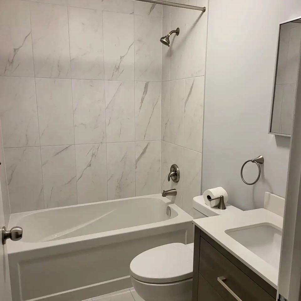261 1/2 James Street North #10 - Photo 4 of 13