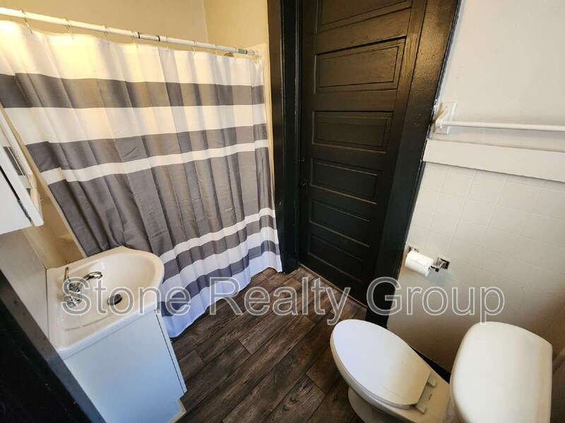 1527 5th Ave - Photo 7 of 9