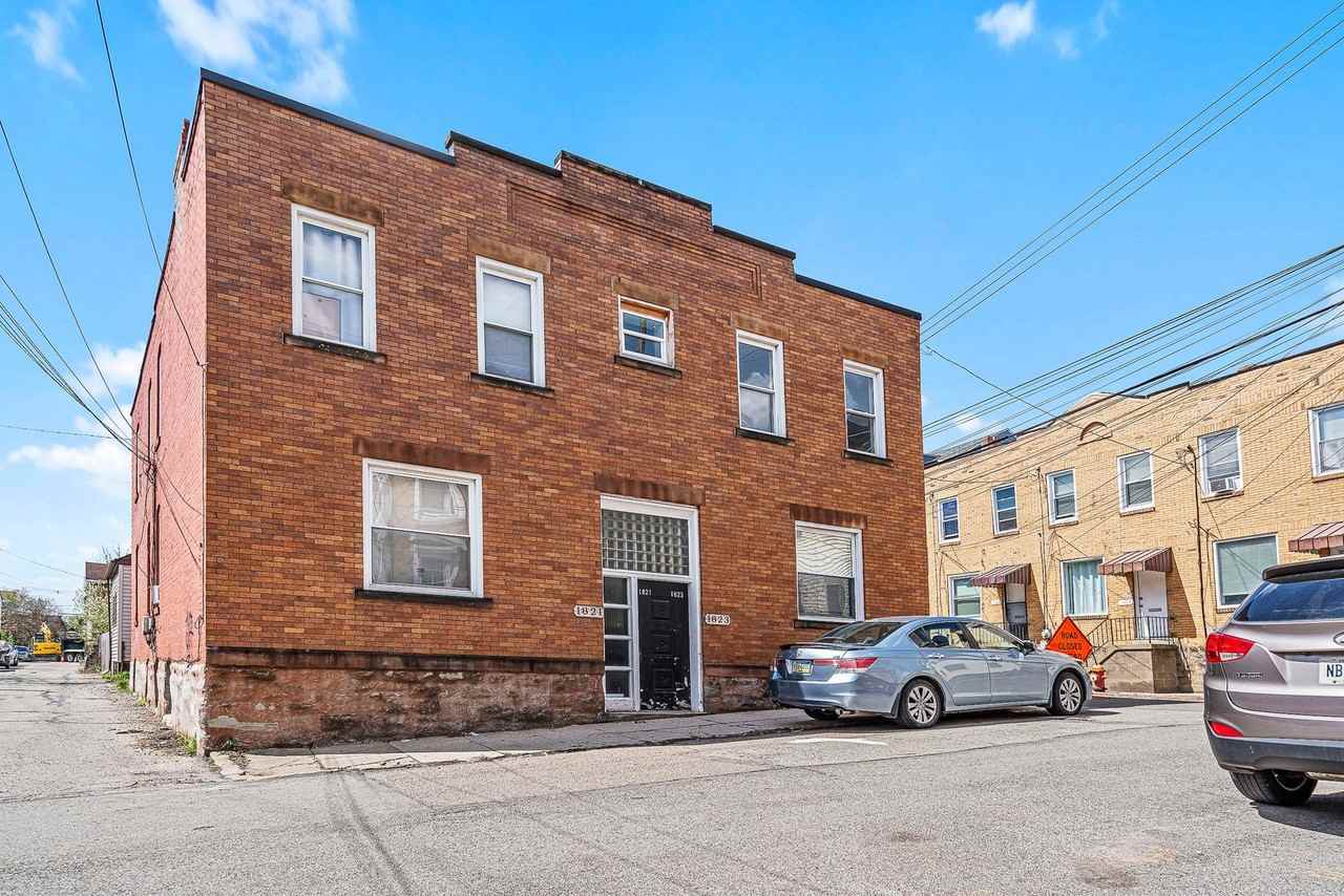 1821-1823 Niggel Street - Photo 4 of 50