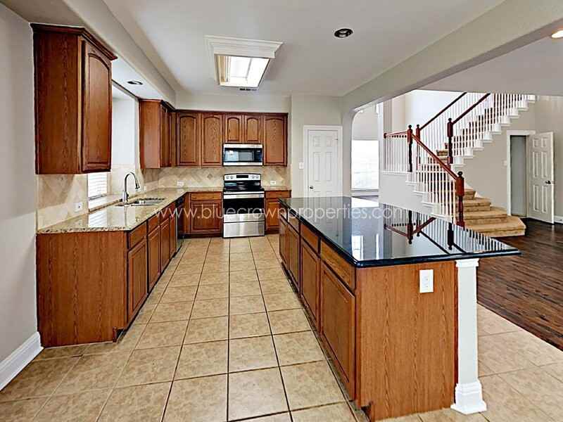 901 Mesquite Dr - Photo 5 of 24