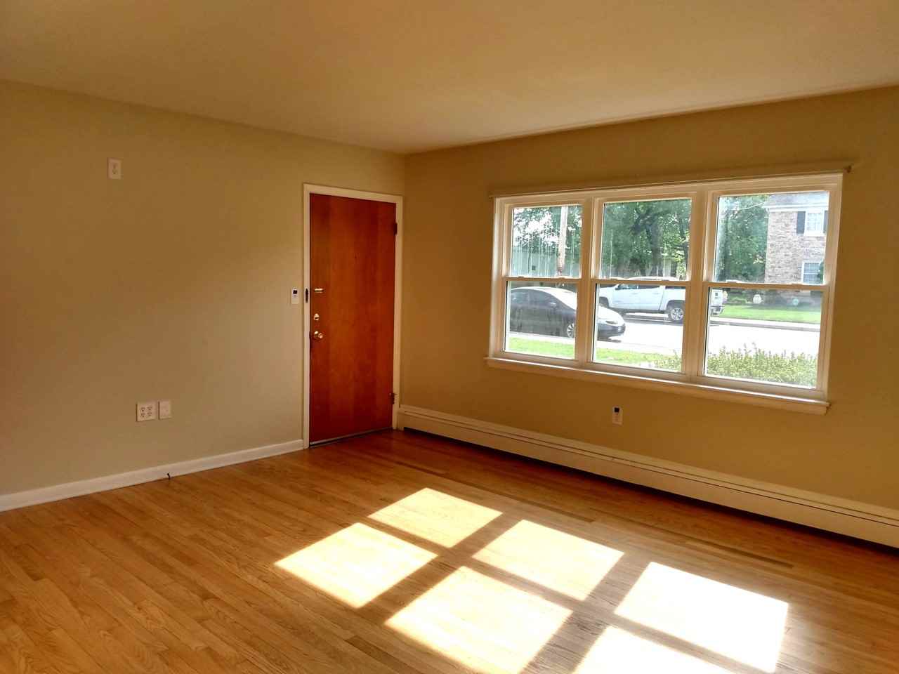 1619 Edgar Ave #1619B - Photo 4 of 12