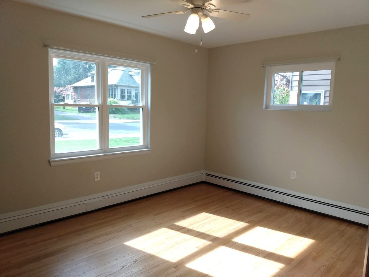 1619 Edgar Ave #1619B - Photo 5 of 12