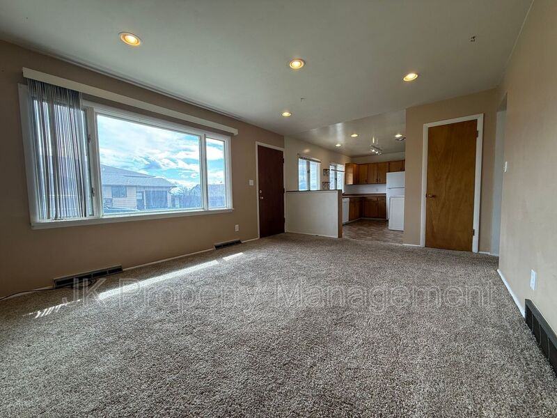 1301 14th Ave S - Photo 2 of 35