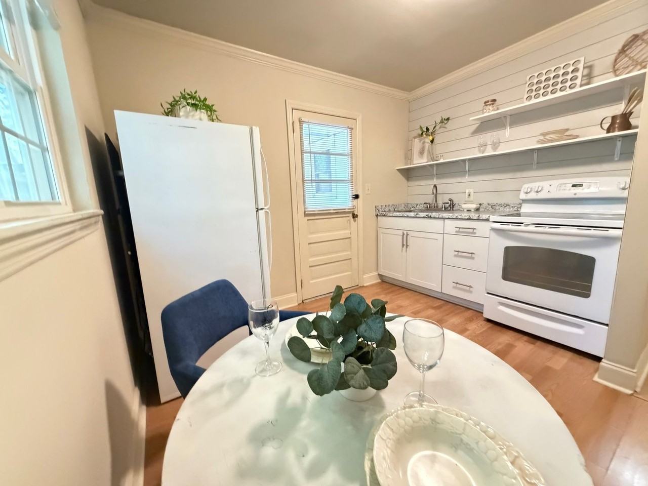 1728 Lombardy Cir - Photo 2 of 19