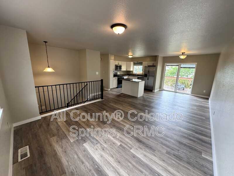 1480 Hiawatha Dr - Photo 2 of 24