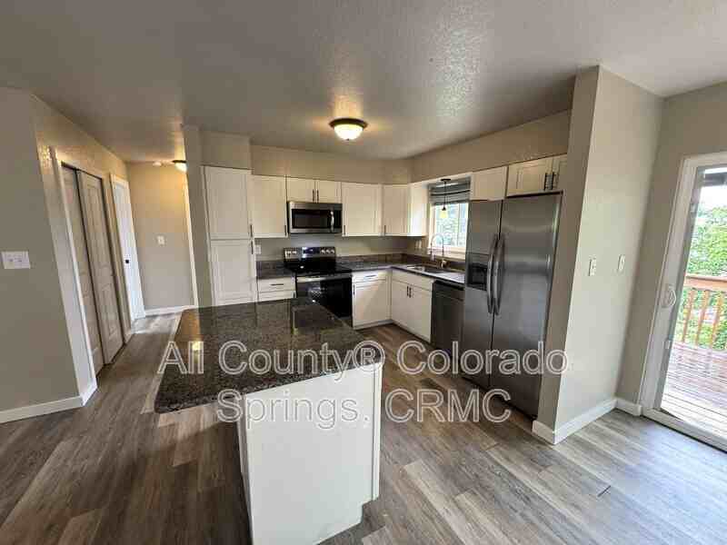 1480 Hiawatha Dr - Photo 7 of 24