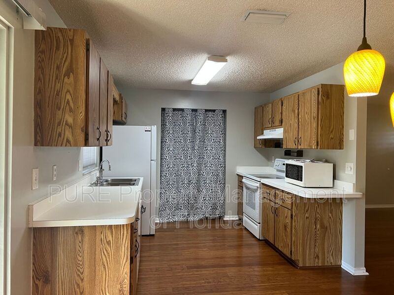 70 Almond Rd - Photo 6 of 27