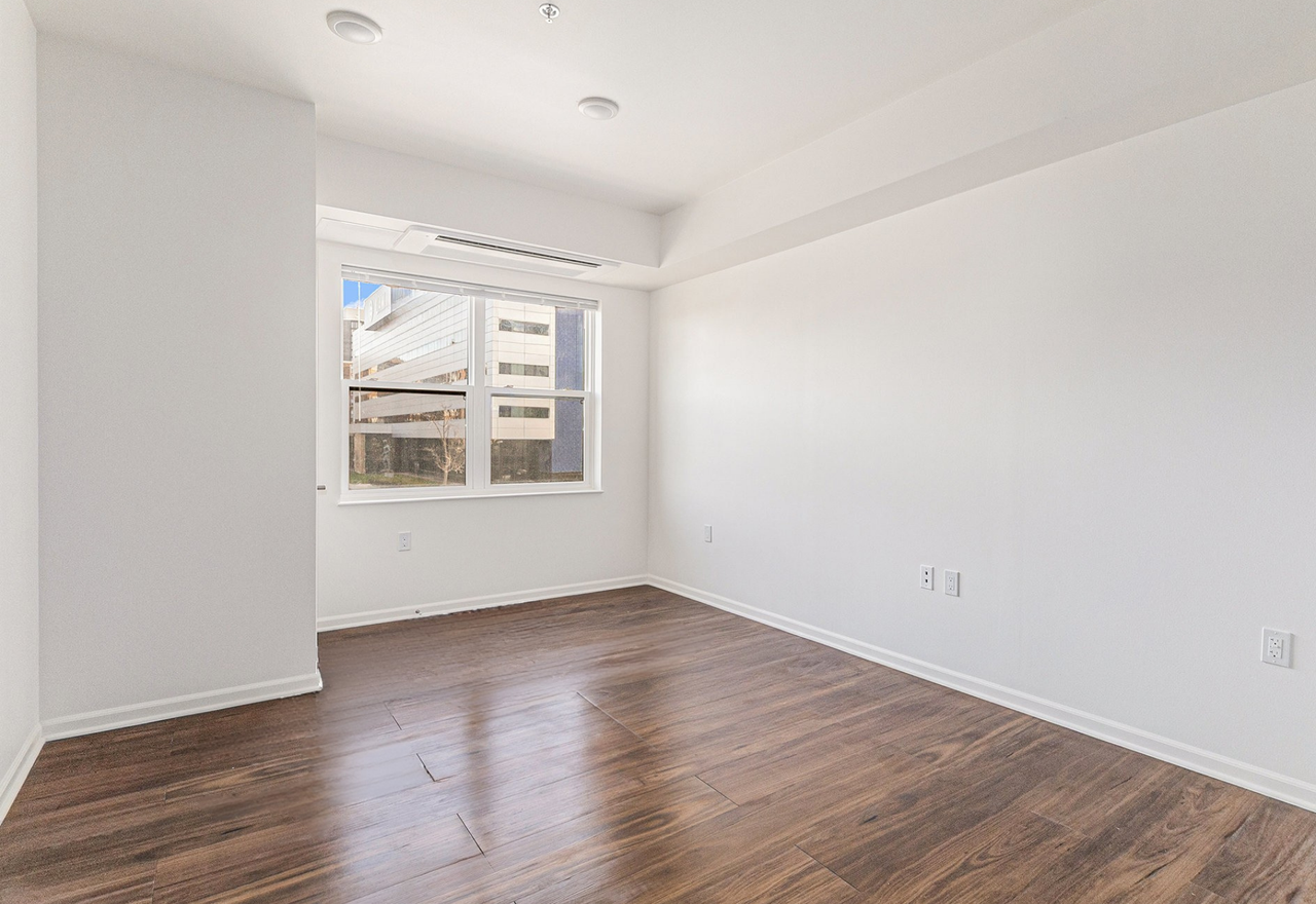 7850 East Jefferson - Photo 3 of 14