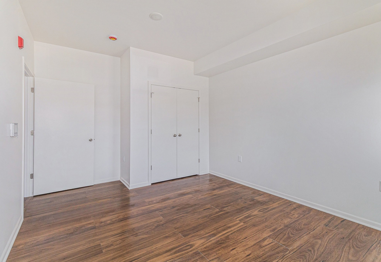 7850 East Jefferson - Photo 7 of 14