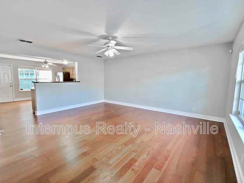 325 Shoshone Pl - Photo 2 of 23