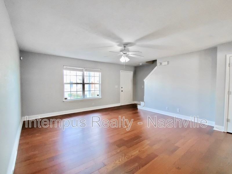 325 Shoshone Pl - Photo 4 of 23