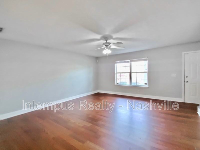 325 Shoshone Pl - Photo 5 of 23