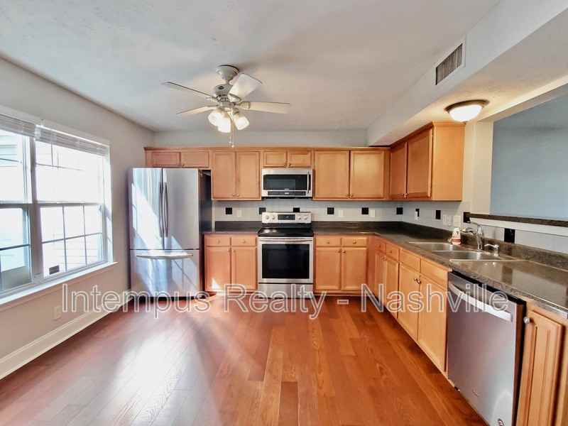 325 Shoshone Pl - Photo 7 of 23