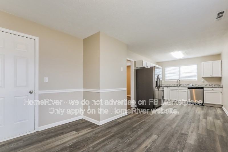 178 Marsh Glen Dr - Photo 5 of 19