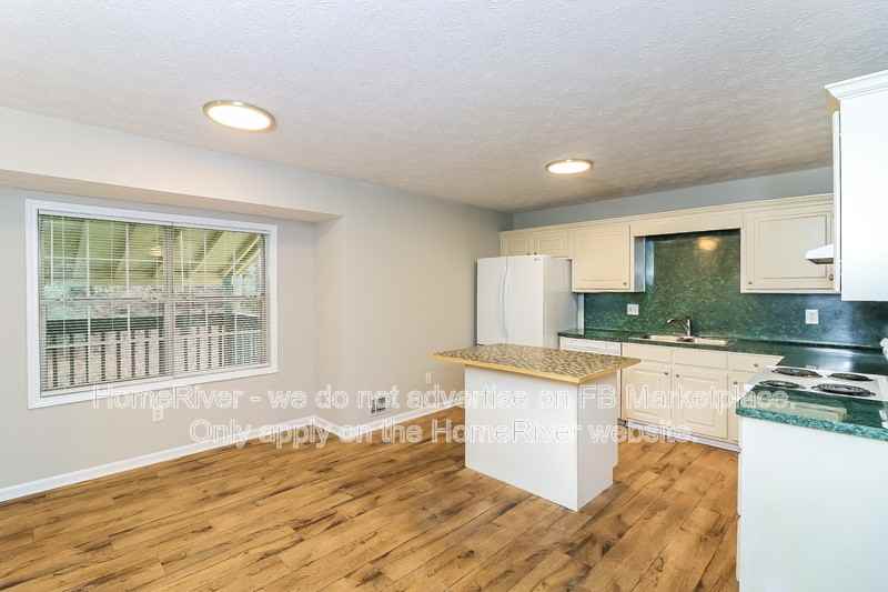 2025 Old Concord Dr Se - Photo 5 of 18