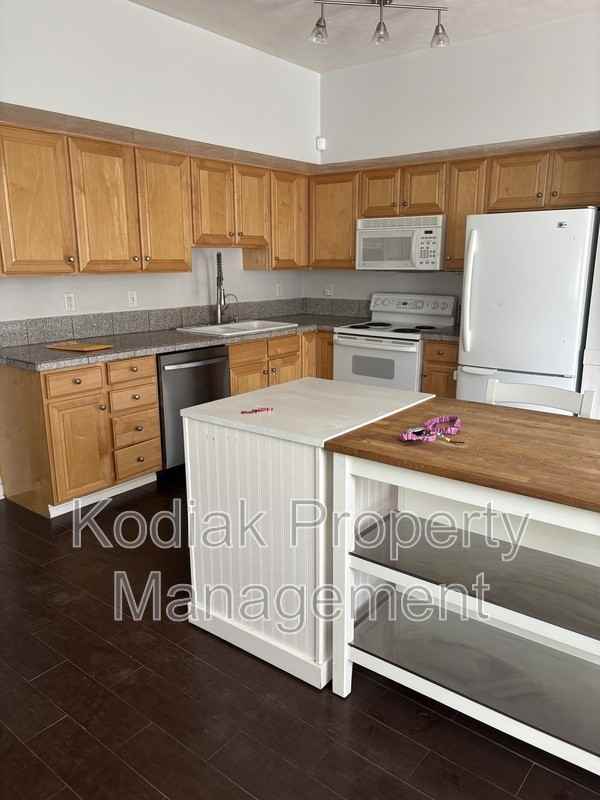 153 Bamberger Rd - Photo 4 of 27