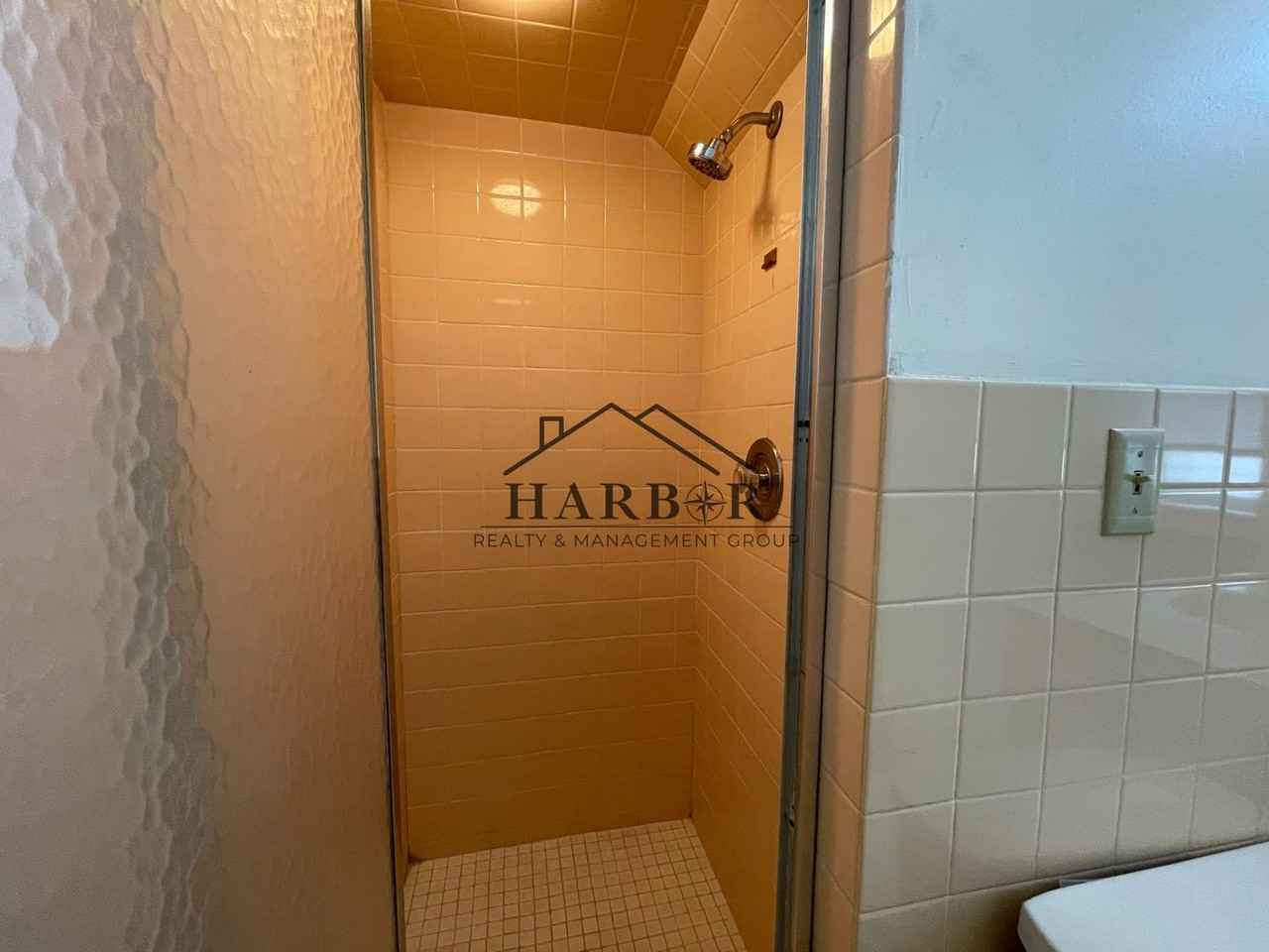 504 E Center St - Photo 3 of 12