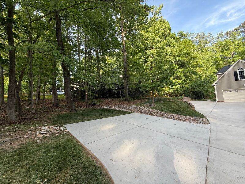 9412 Springdale Dr - Photo 2 of 35