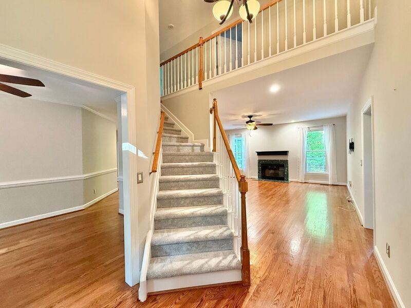 9412 Springdale Dr - Photo 3 of 35