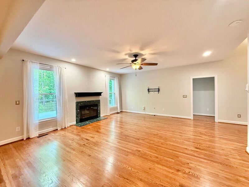 9412 Springdale Dr - Photo 4 of 35