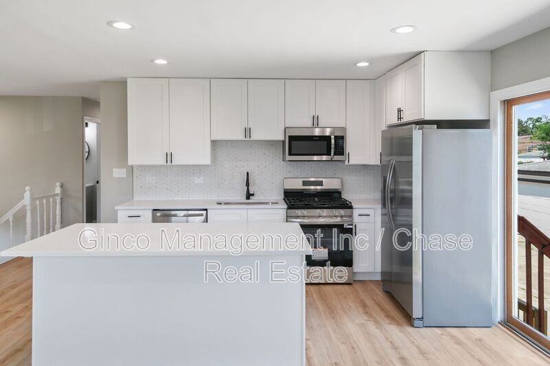 118 Windsor Ln - Photo 2 of 10