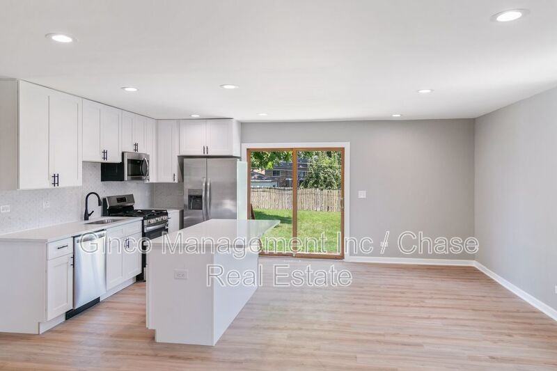 118 Windsor Ln - Photo 3 of 10
