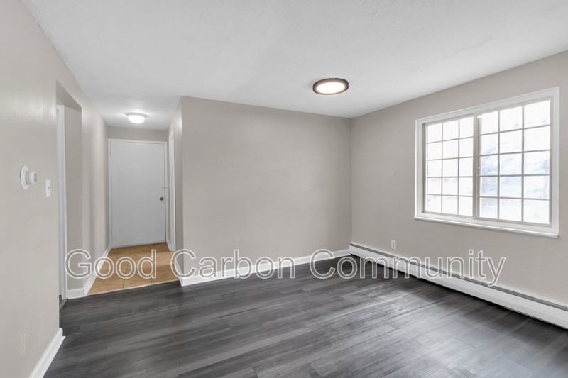 311 Beattie Ave #4 - Photo 4 of 18