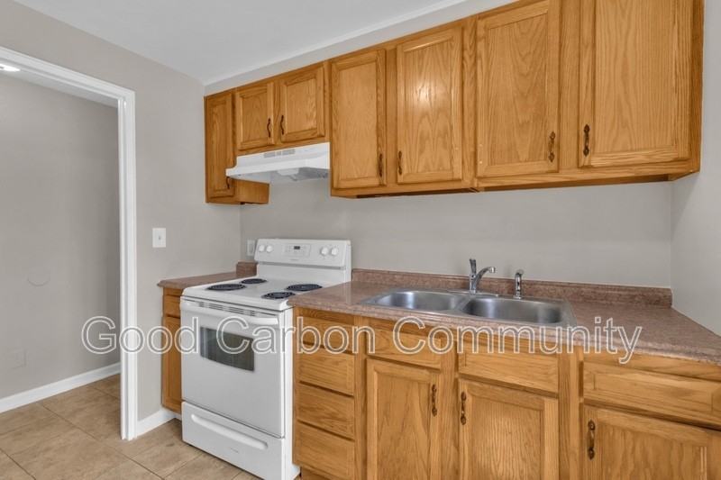 311 Beattie Ave #4 - Photo 6 of 18