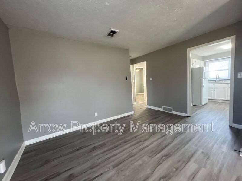 2515 W St - Photo 5 of 12