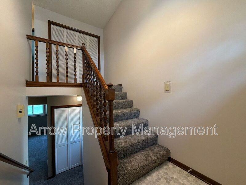 5547 S St - Photo 6 of 13