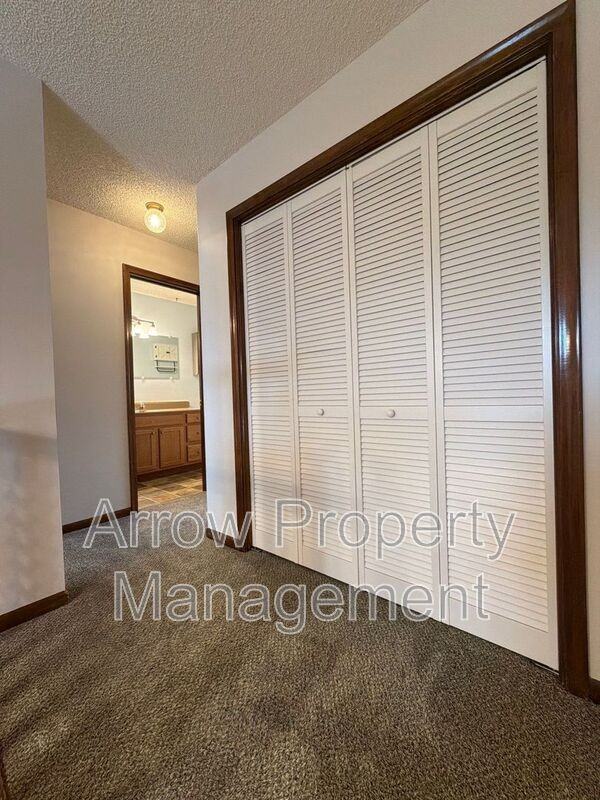 5547 S St - Photo 7 of 13