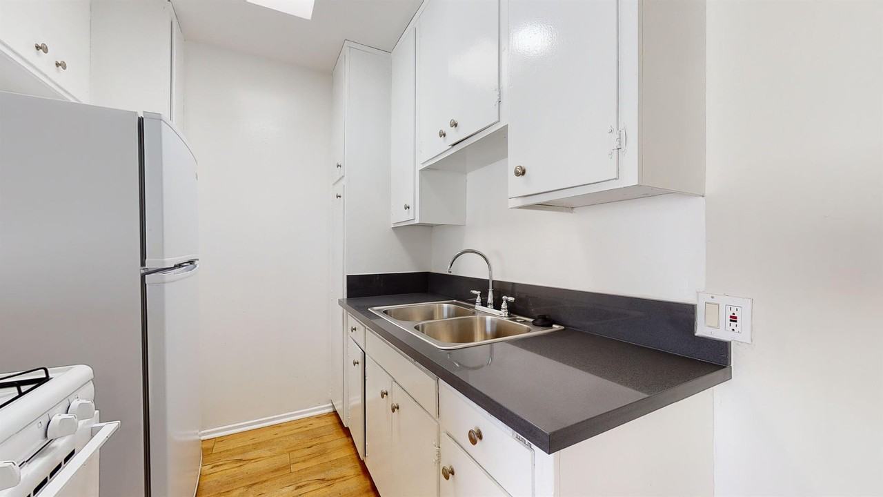 3624 Midvale Avenue - Photo 5 of 15