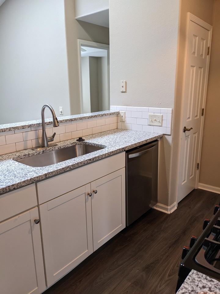 Oasis at InverWest *EPM* - Photo 4 of 50