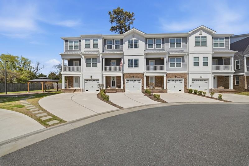 4331 Pinter Ln - Photo 3 of 39