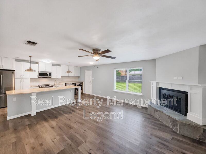 109 N Heights Dr - Photo 5 of 21