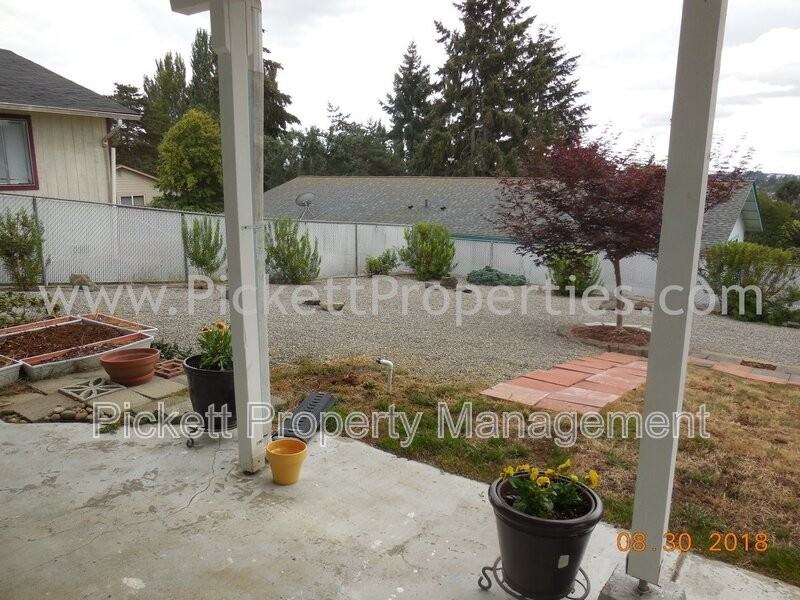 307 E 30th St - Photo 2 of 8