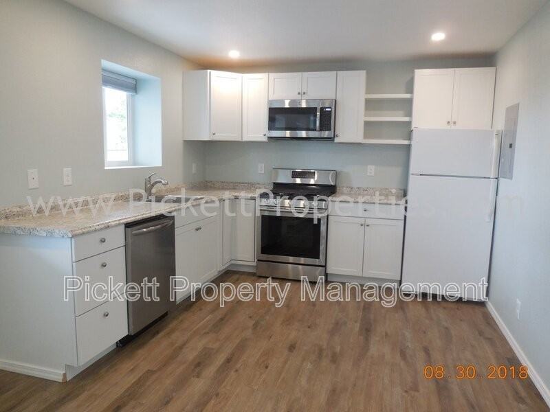 307 E 30th St - Photo 6 of 8